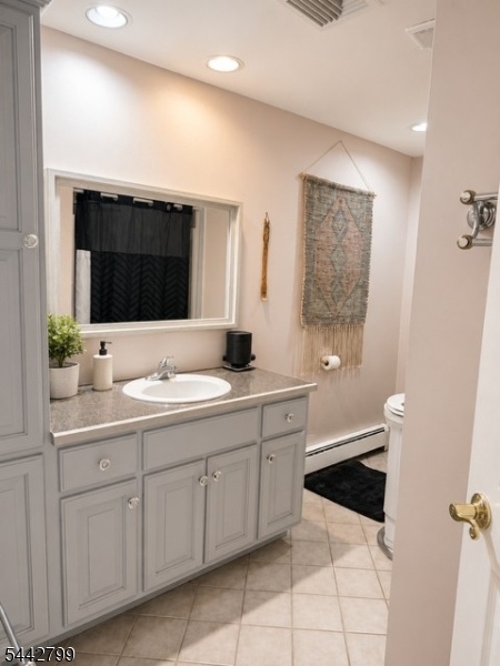 Full bath / Apt