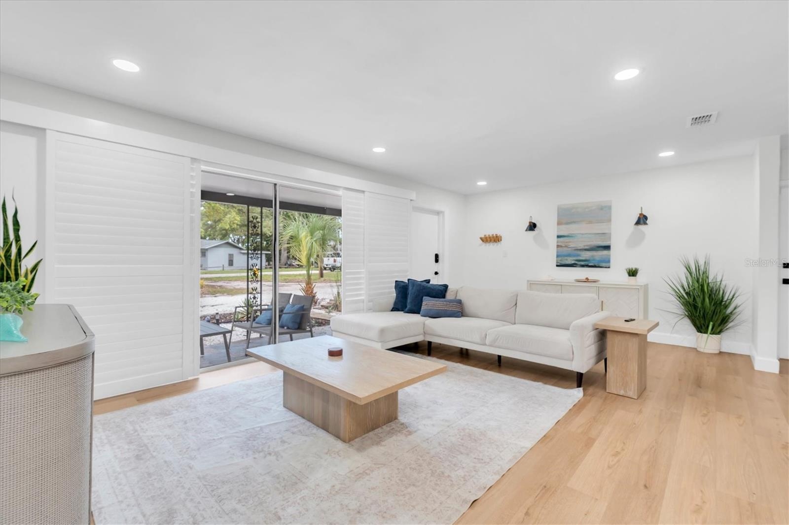 Entryway/Living Room