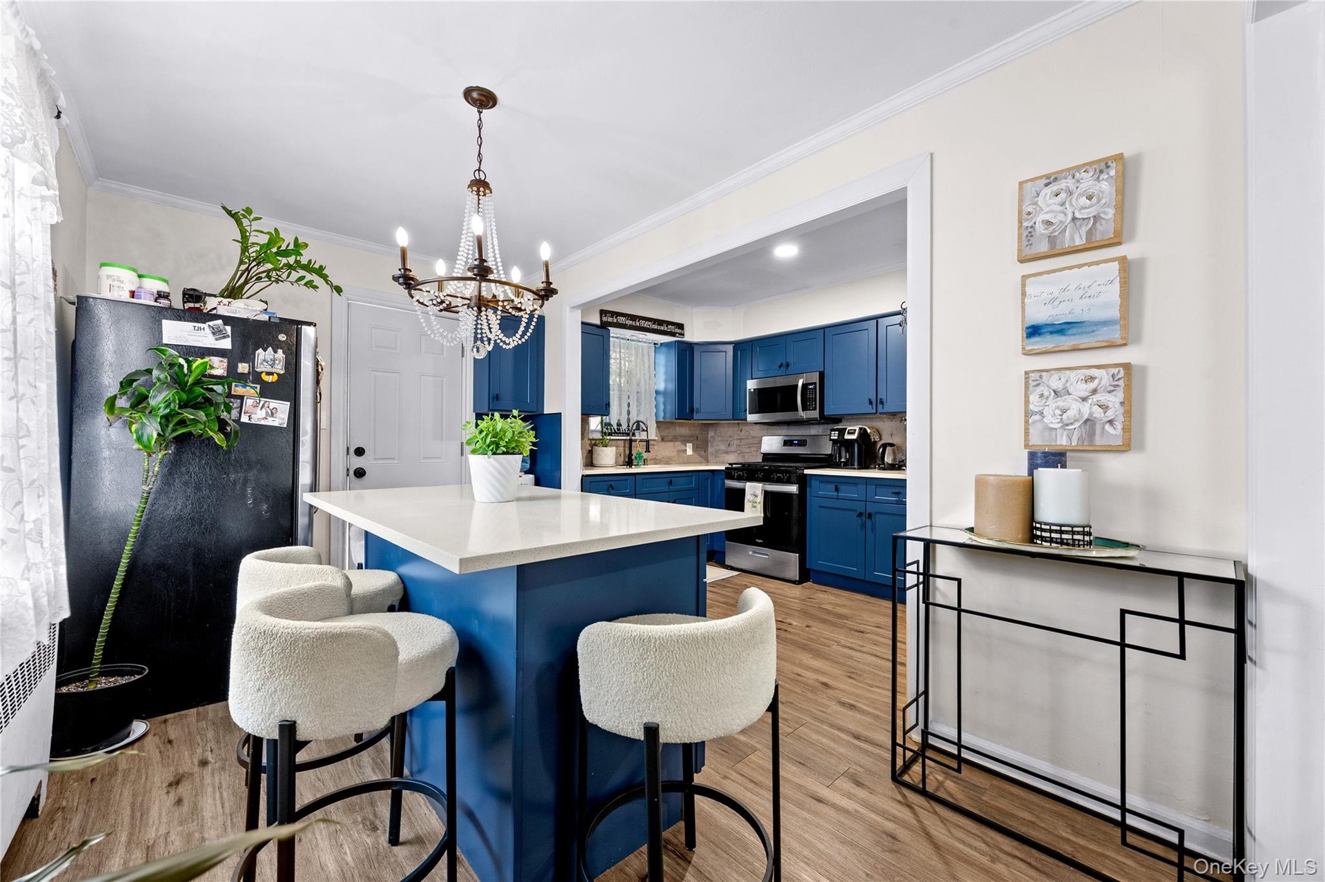 Gorgeous Chef's Kitchen Excellent Condition