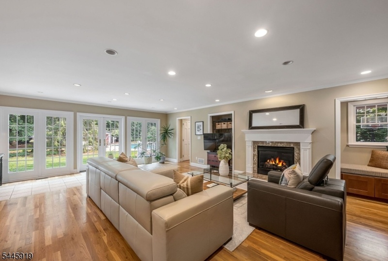 Access to Mudroom & Powder Rm