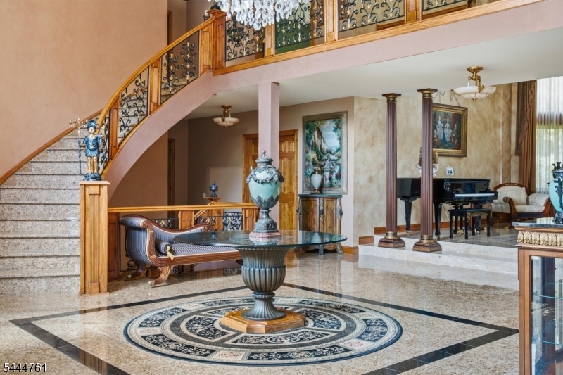 Foyer (1 of 3)