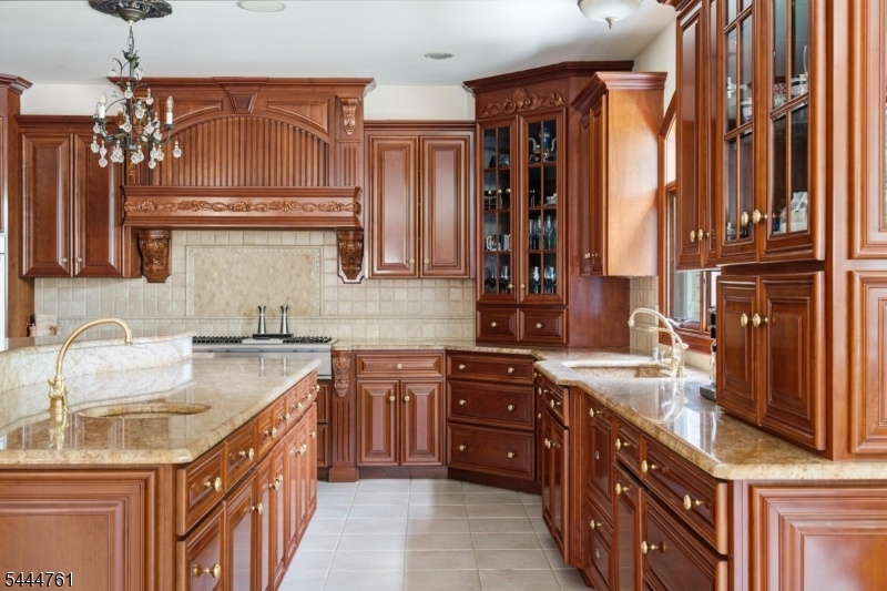 Kitchen (2 of 4)