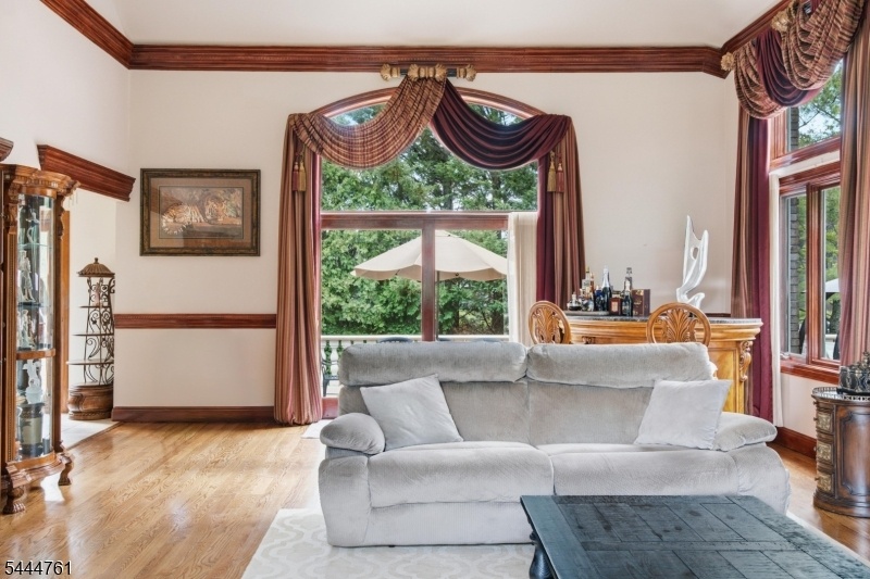Family Room (2 of 3)