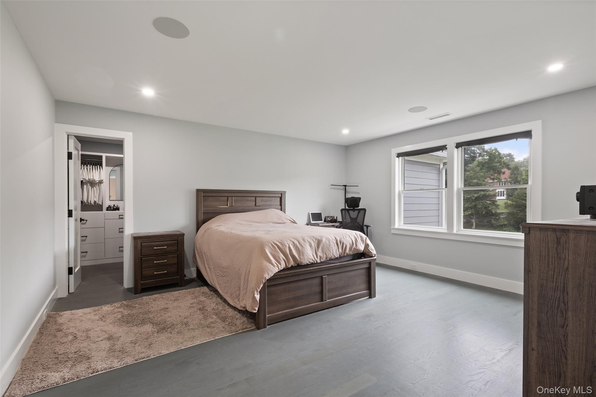Bedroom with WIC and en-suite bathroom