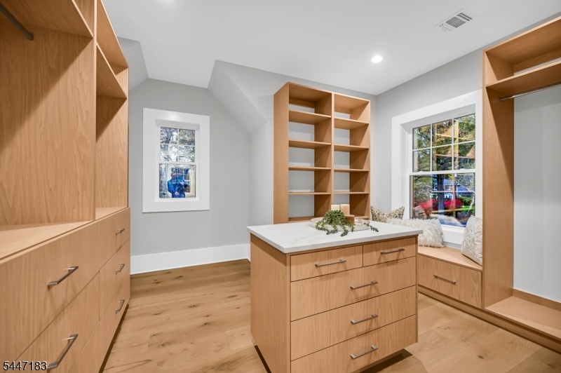 Walk-in Closet