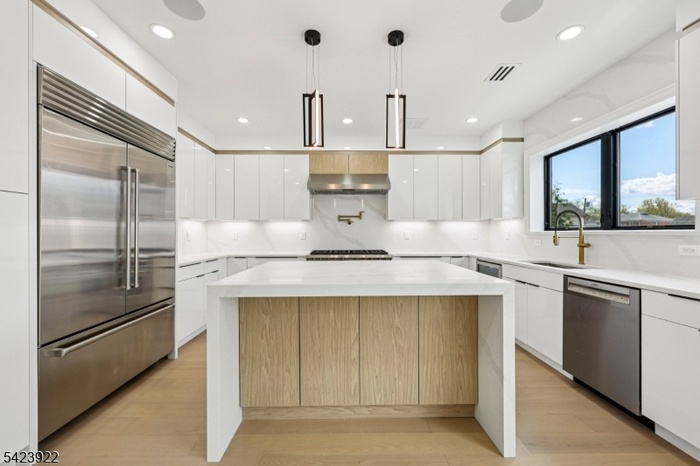 Eat in Kitchen