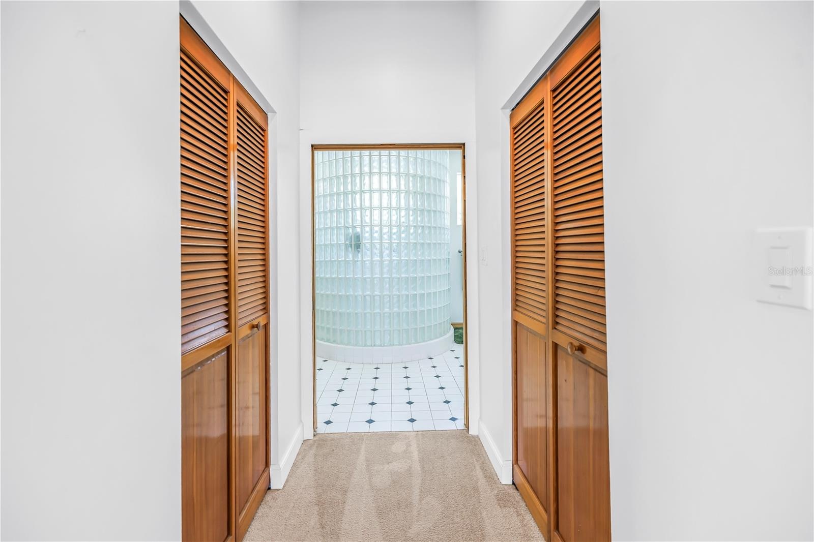 Master Bedroom - Dual walk in closets