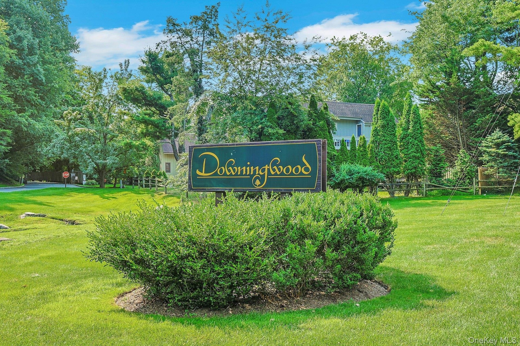 The Downingwood complex is situated in the heart of Irvington. It offers easy access to both trains and shops, parks, and schools. It's a great place 