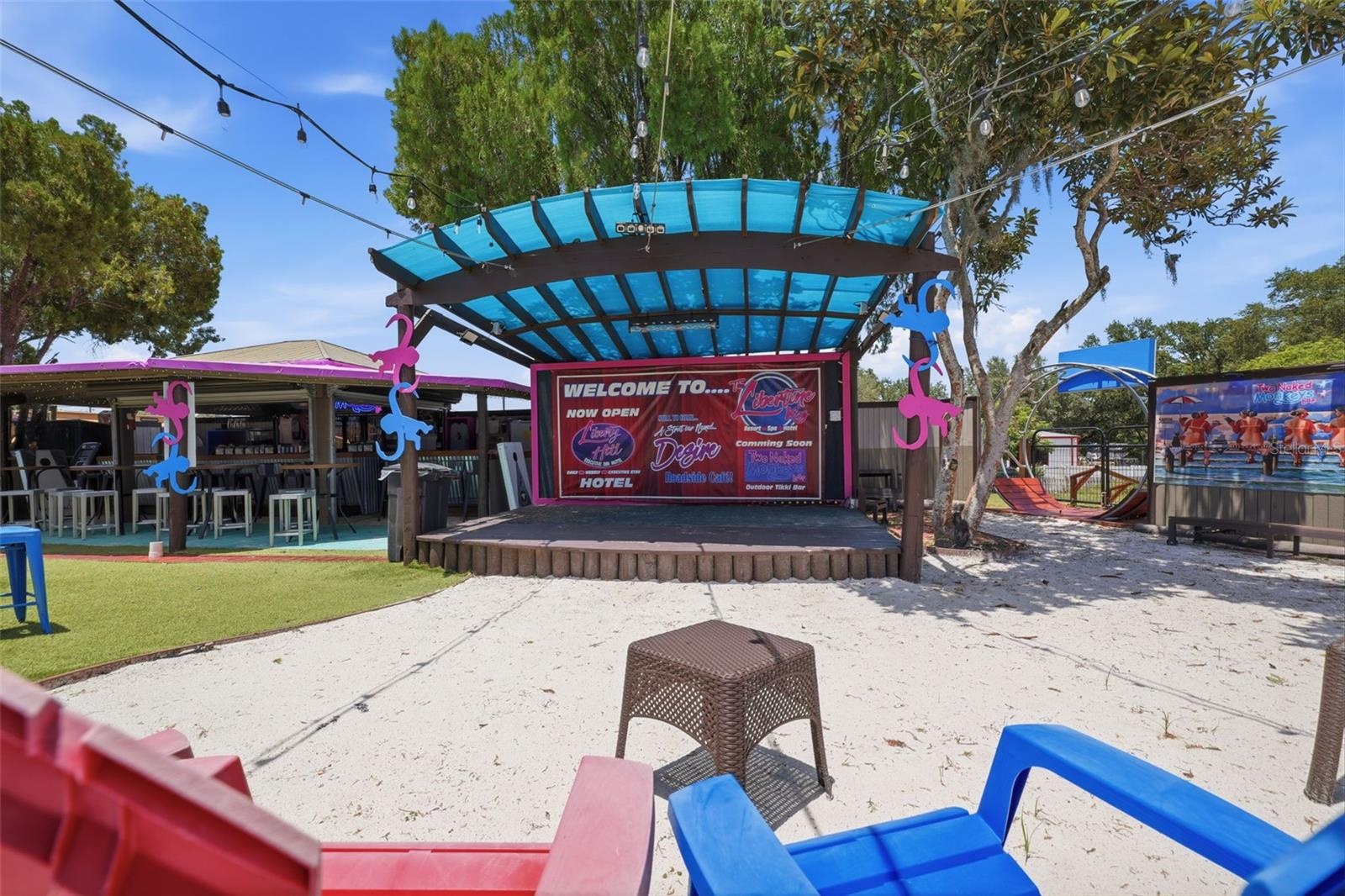 Bar / Resturant / Music Venue