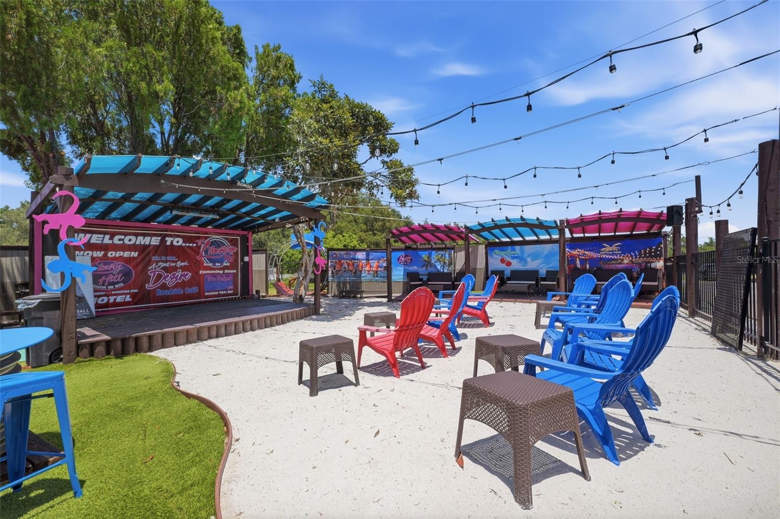 Bar / Resturant / Music Venue