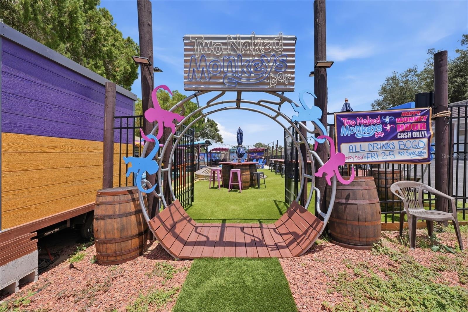 Bar / Resturant / Music Venue