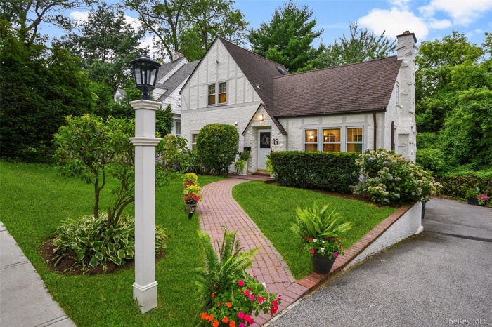Welcome to 19 Revere Road!