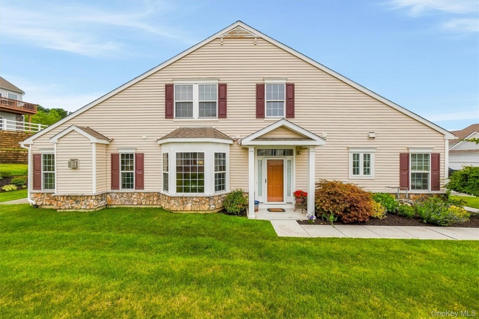 Welcome to 8 Atkins Ct!