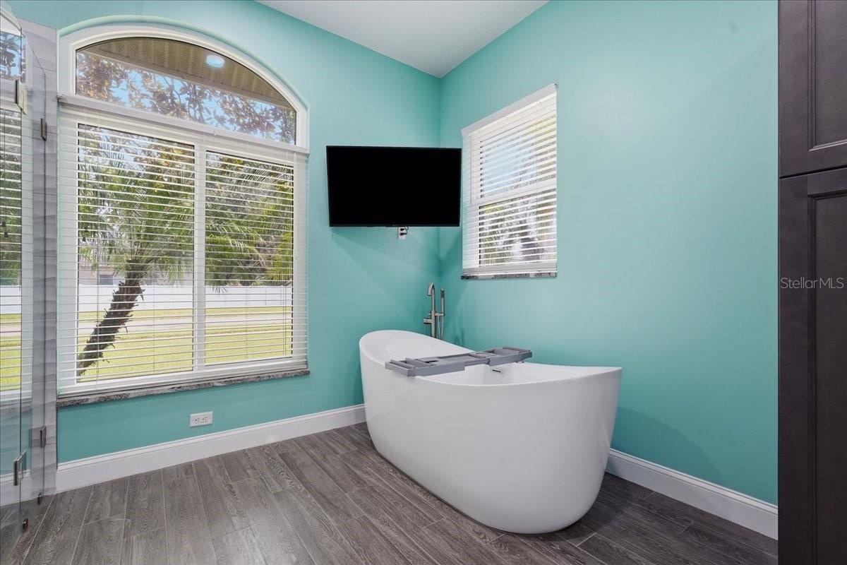 Jetted Soaking Tub