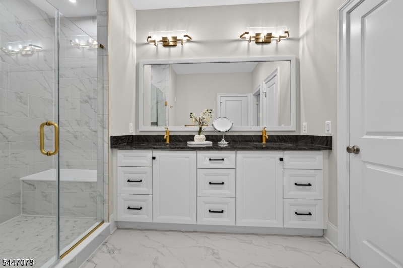 Double Vanity Primary Bdrm