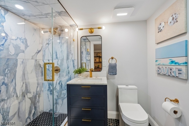 1/2 Bath