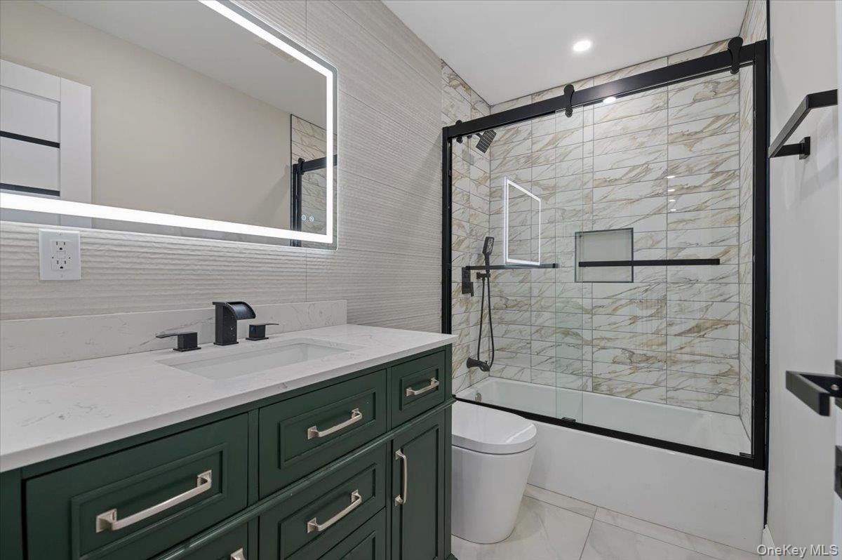 2nd Floor Bathroom