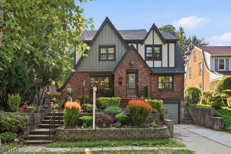 FRONT EXTERIOR
