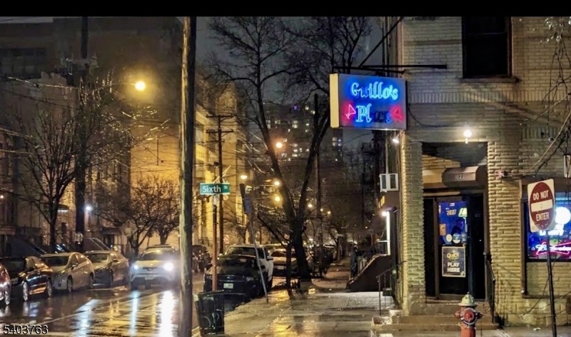 Night photo 288 6th St