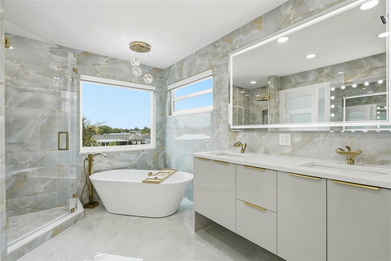 MASTER BATH