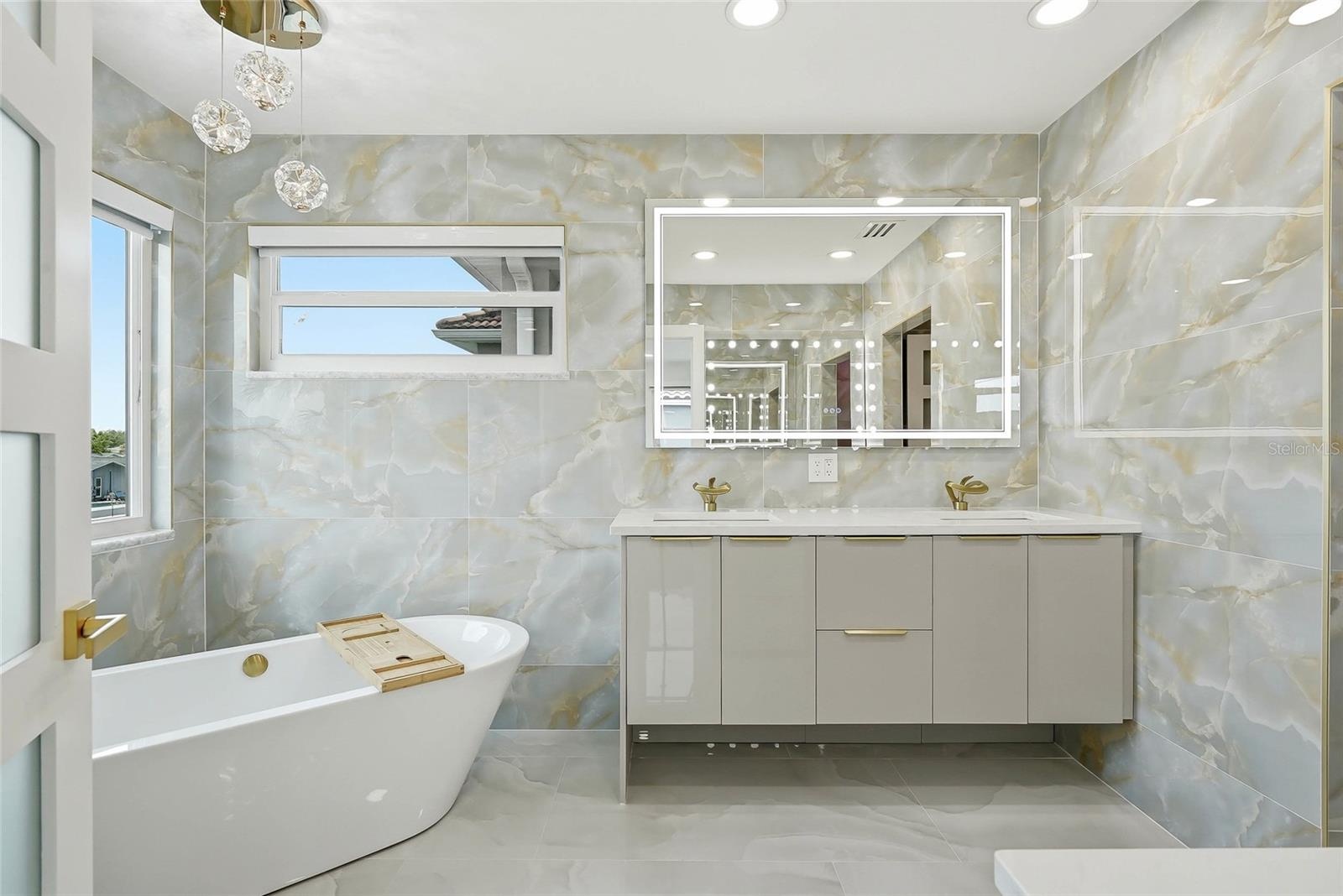 MASTER BATH