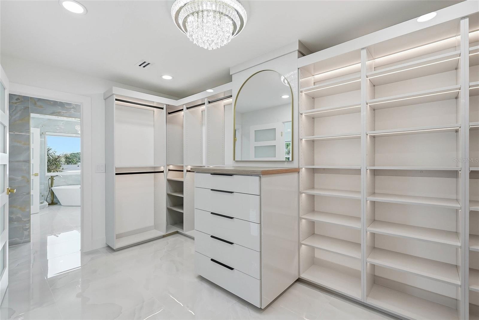 MASTER WALK IN CUSTOM CLOSET