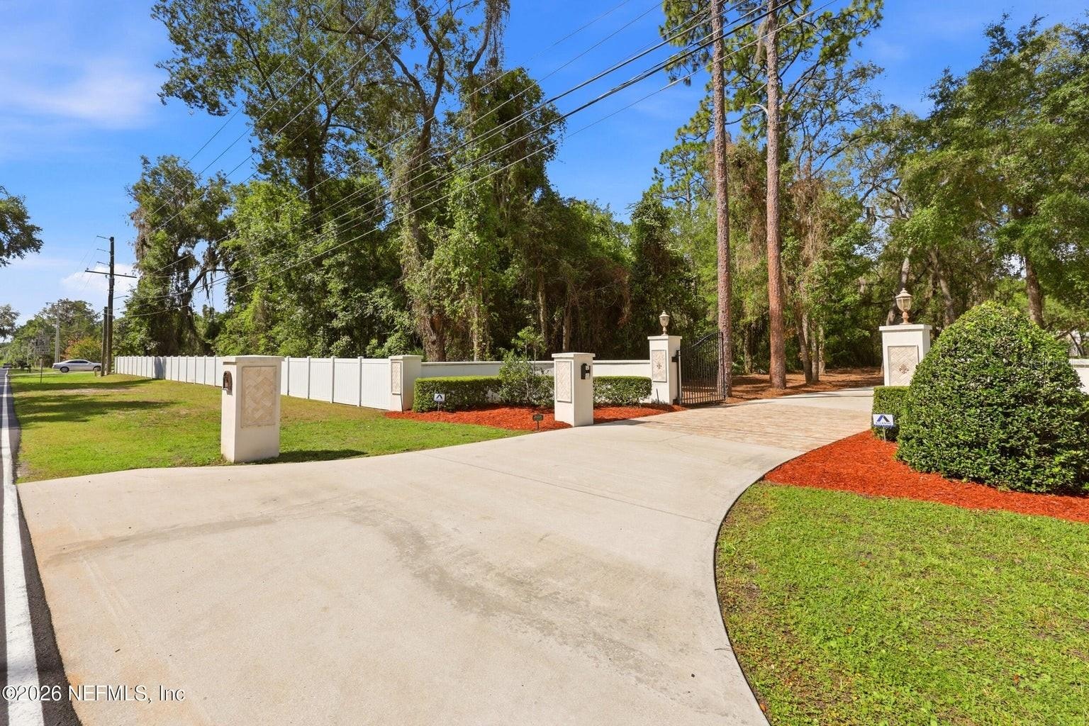 Private Entry Gate