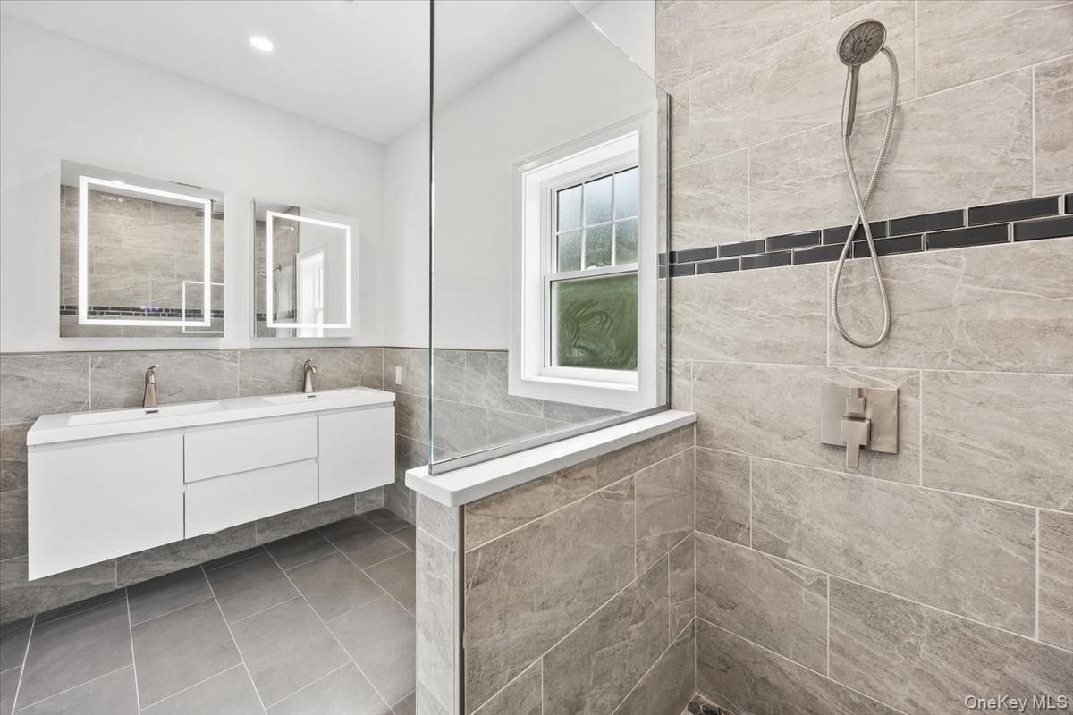 en suite bathroom