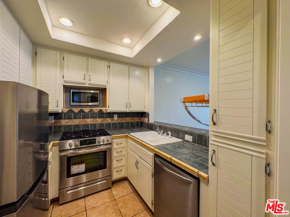Kitchen with Virtual Microwave