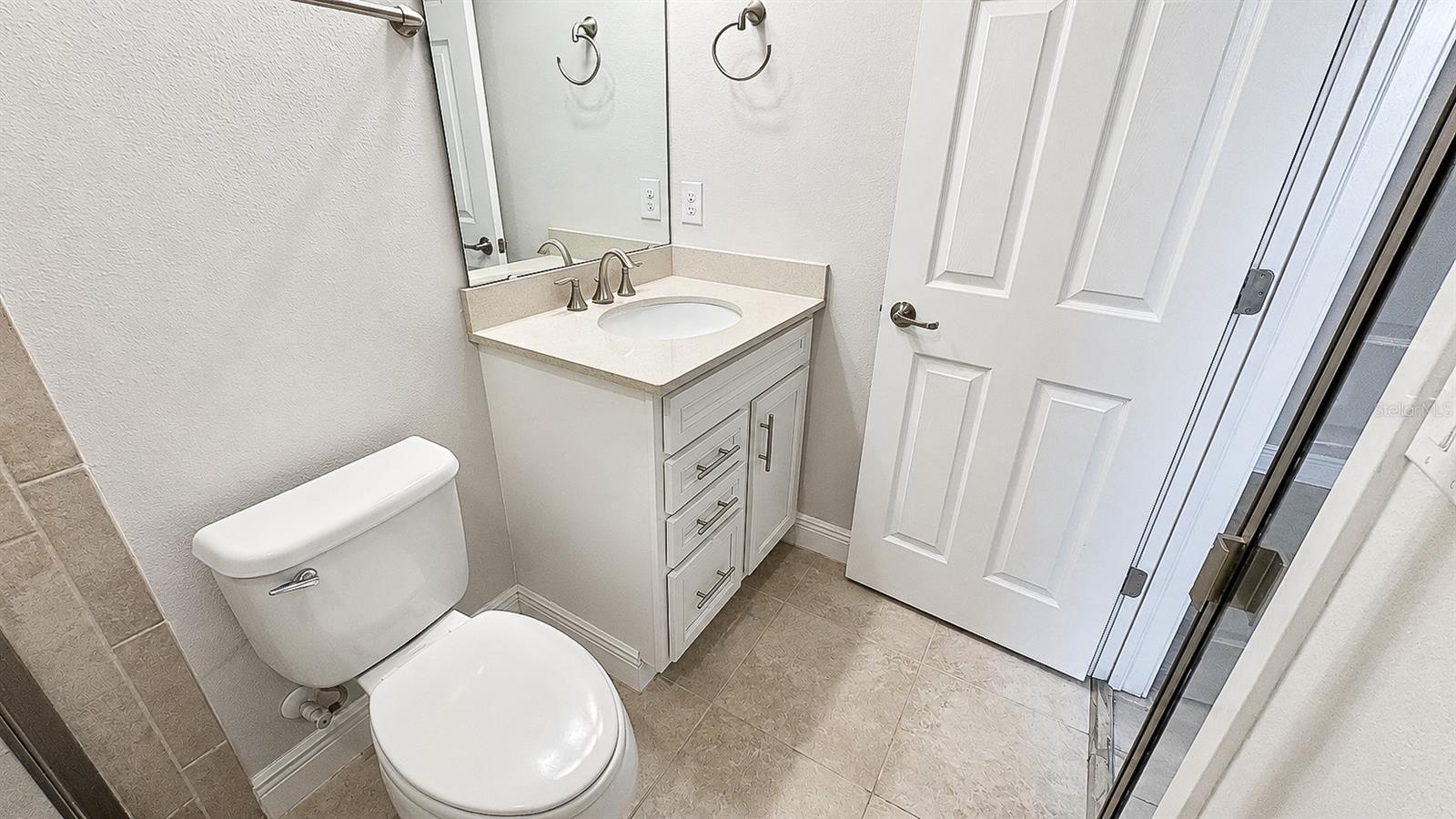 BATHROOM 2