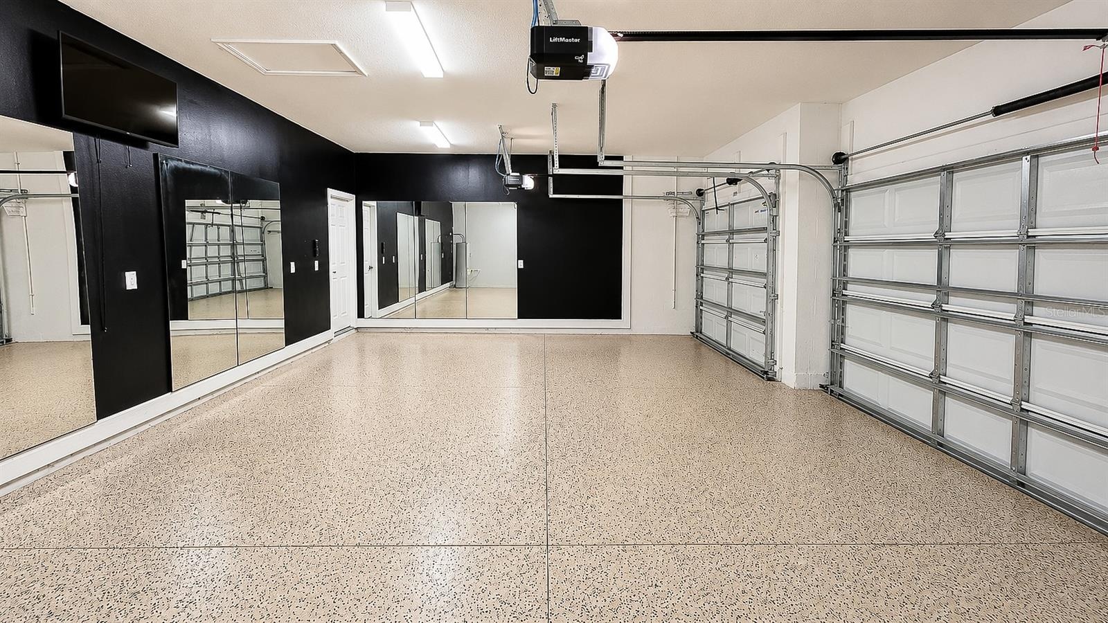 3 CAR GARAGE/GYM