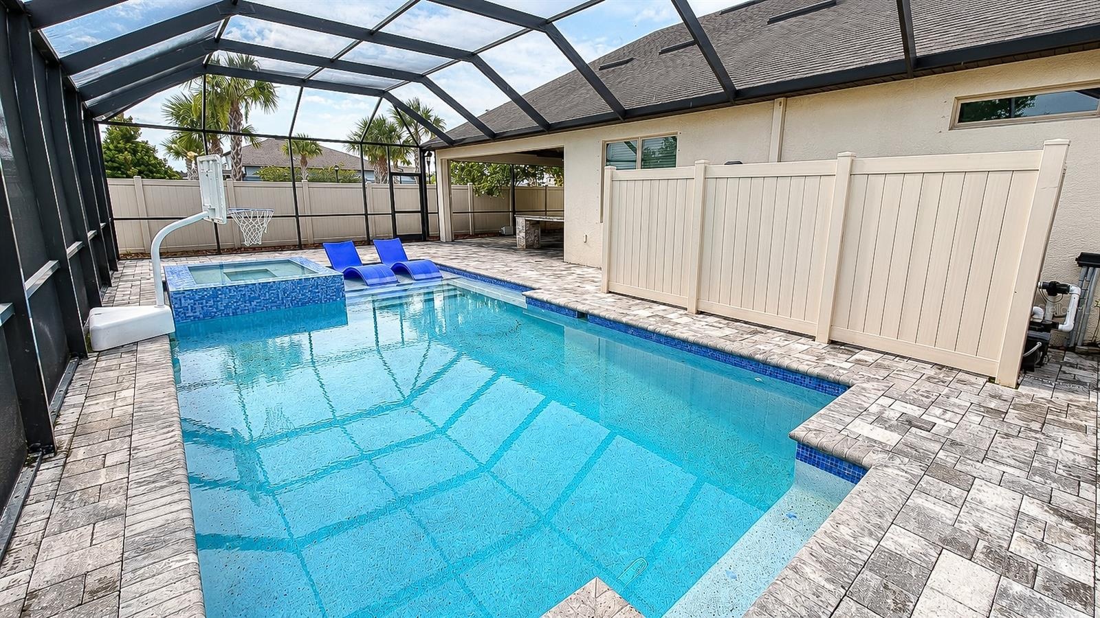 POOL OASIS