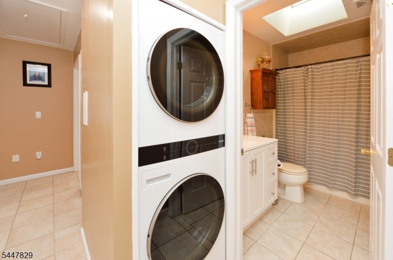 2nd Floor Washer/Dryer