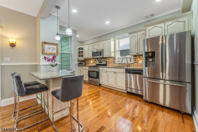 Eat in Kitchen