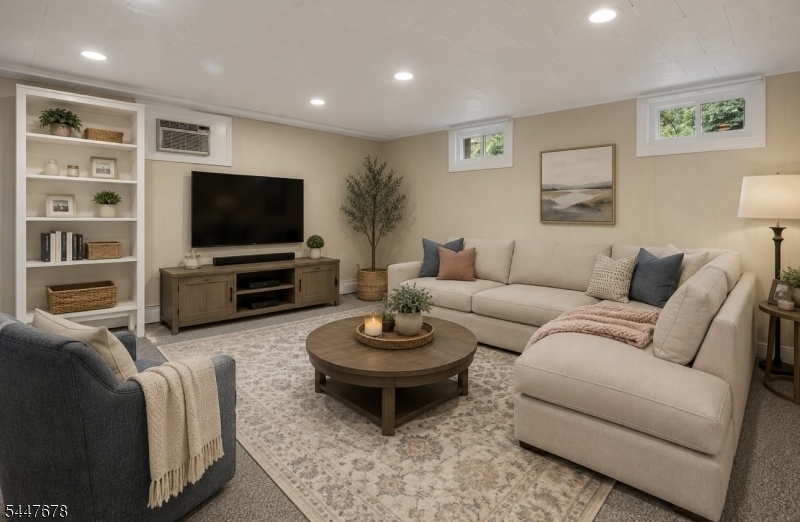 Virtual Staged L/L fam room