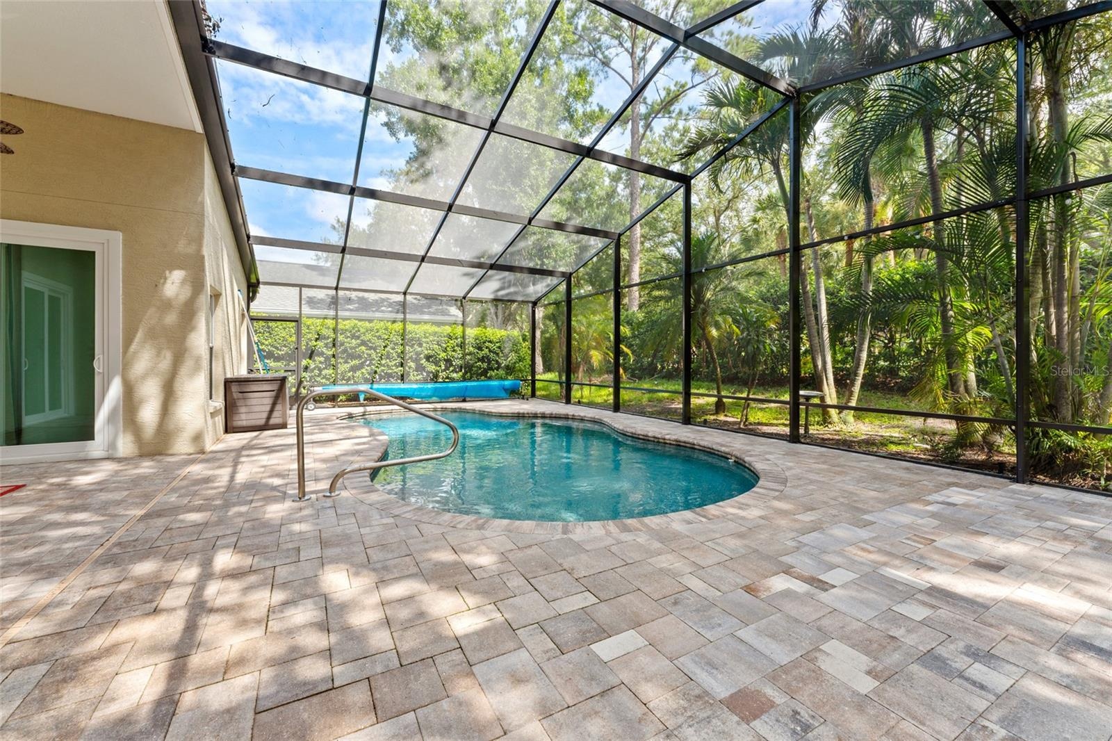 added luxury new cage and pavers the selling spot!