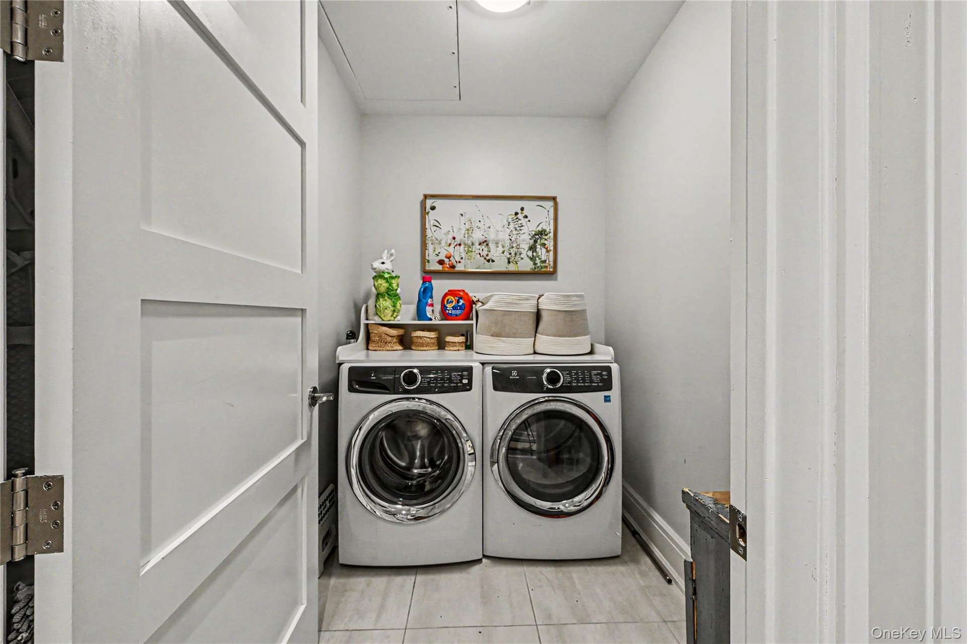 Laundry room in unit