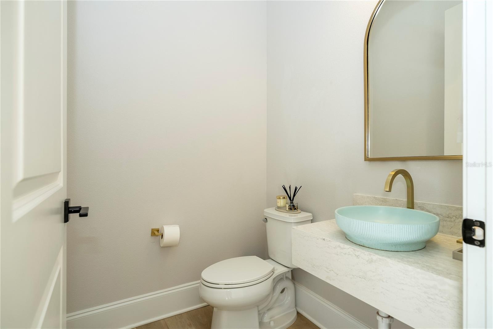 Powder room