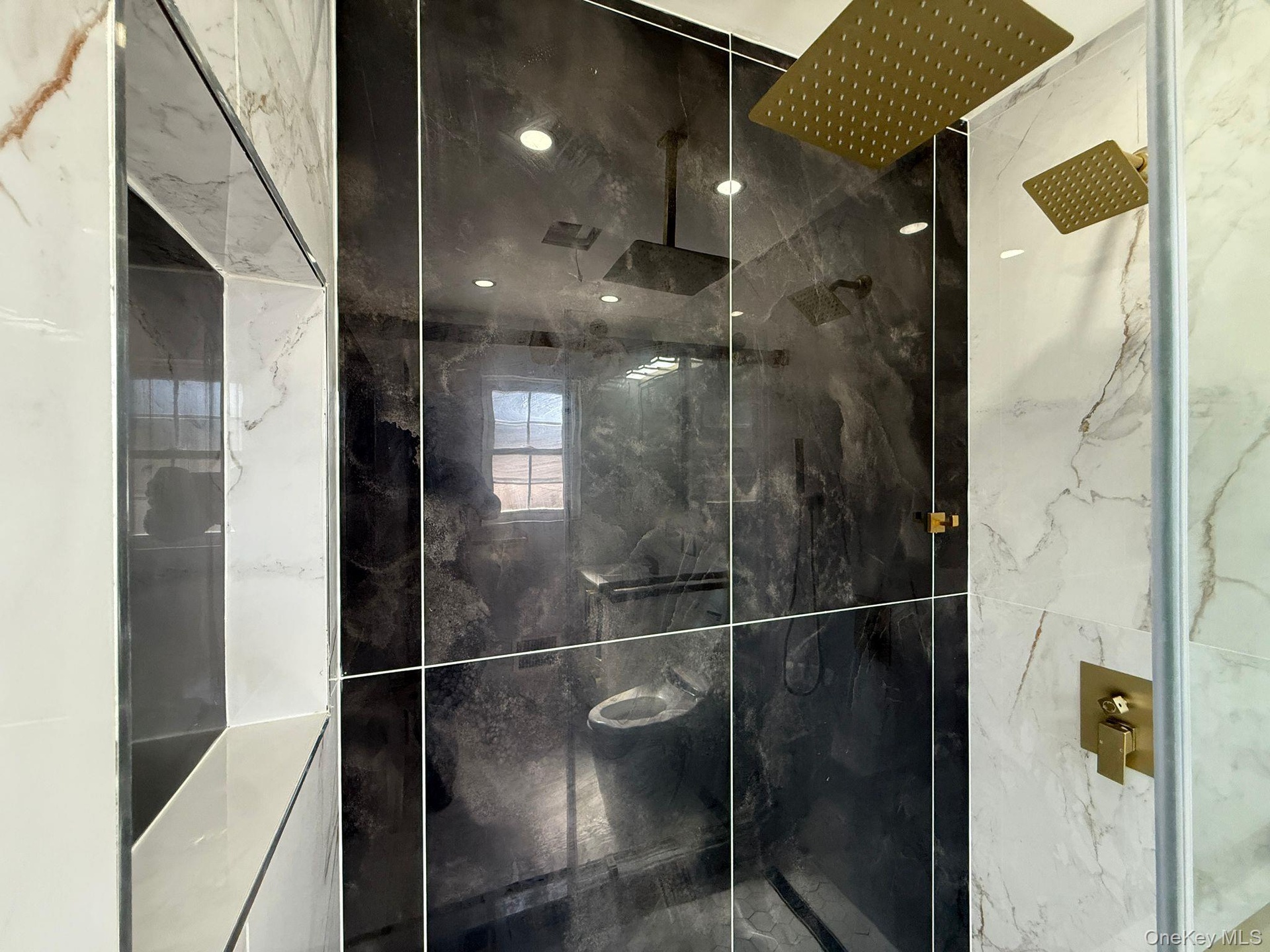 MASTER BEDROOM BATH