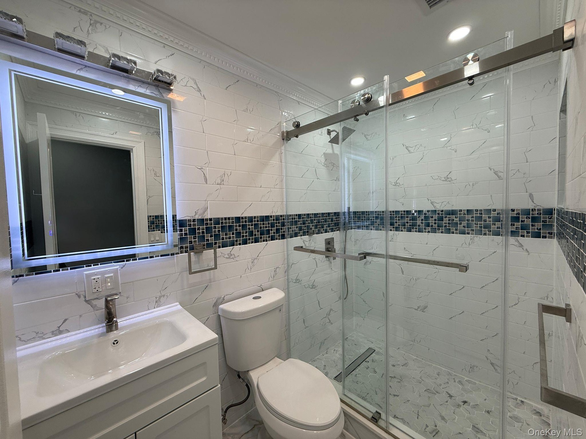 SECOND FLOOR BATHROOM