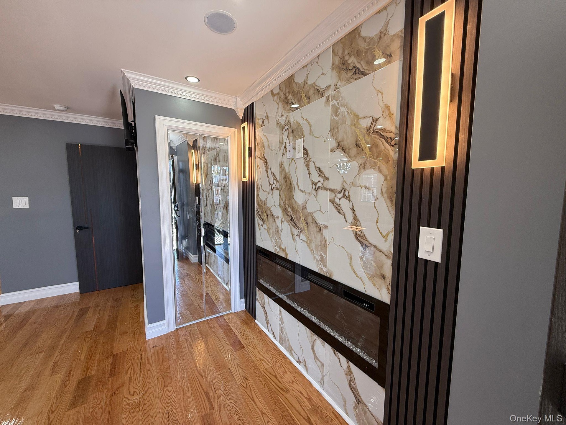 ENTRY FOYER