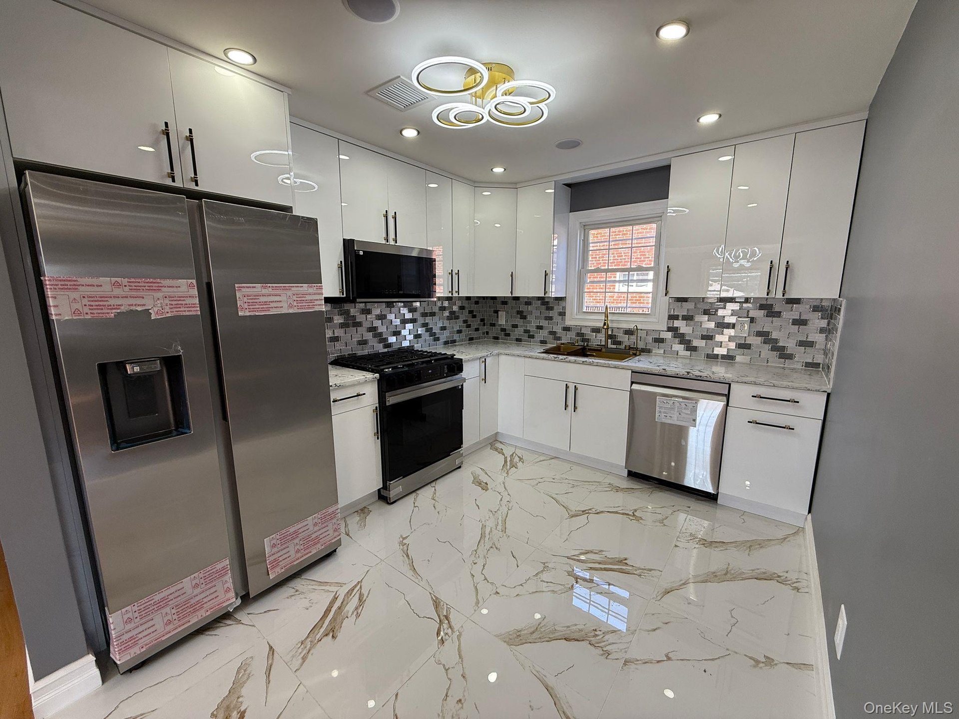 FIRST FLOOR KITCHEN