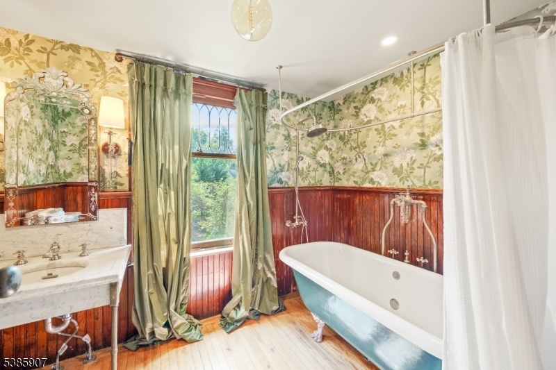3rd Floor Bath