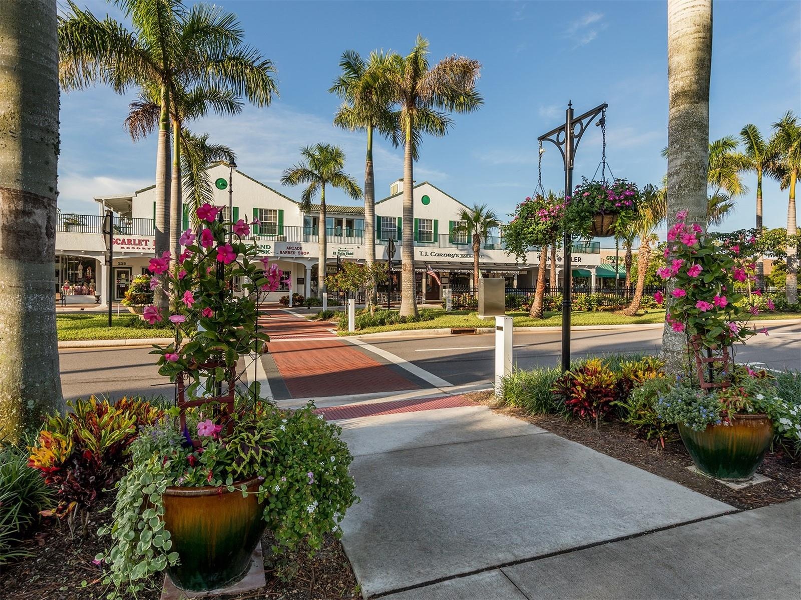 Downtown Venice features many dining and shopping options! A definite local favorite!