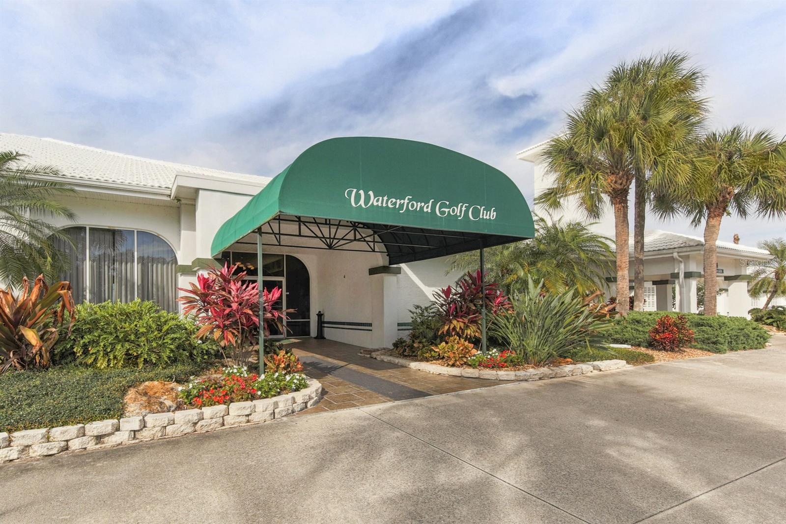 Waterford Golf Club is on site however NOT mandatory memberships and NO restaurant minimums!