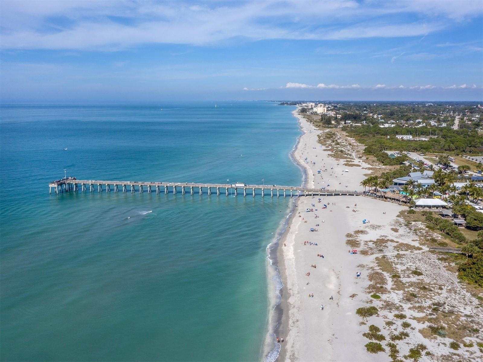 The Venice Pier is the perfect place to grab a bite, refreshing beverage and take a stroll to watch the anglers and take in the amazing views!