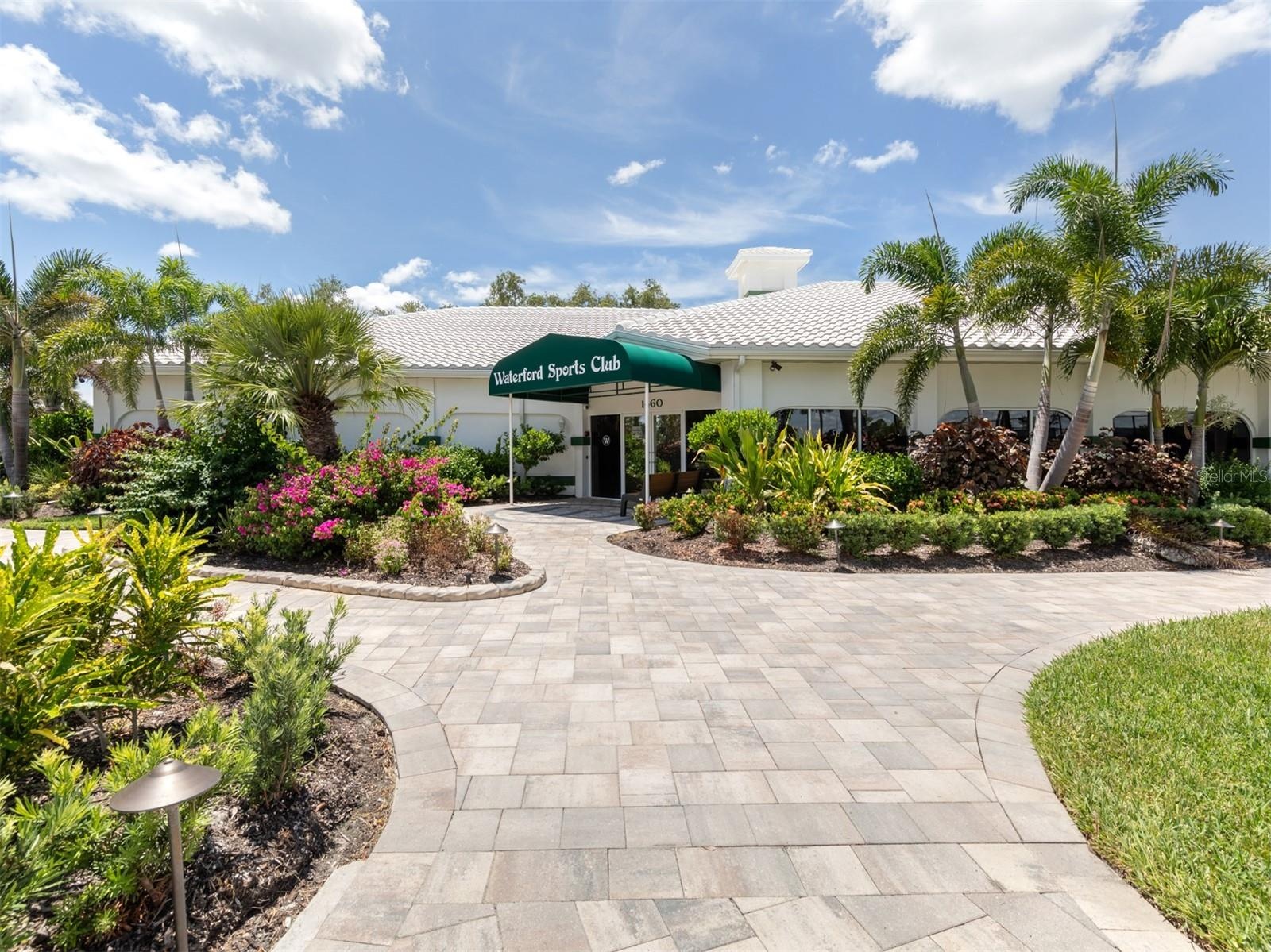 The Waterford Sports club is so well maintained and features beautiful tropical landscaping for a very LOW yearly price!
