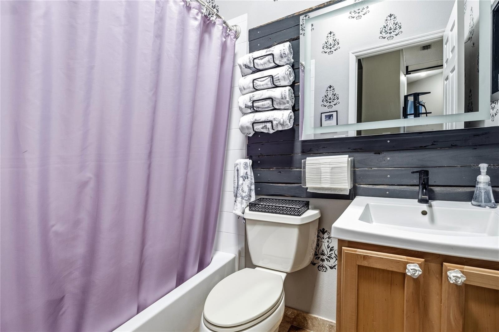 Pool Bath / Bed 4 Bath