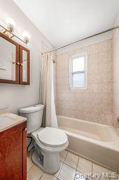 1st Floor full bathroom