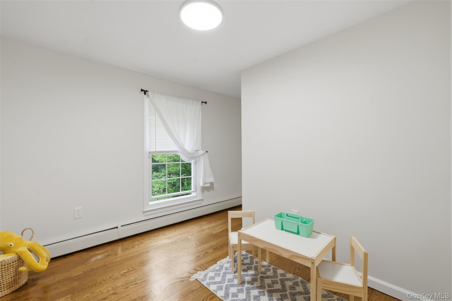Additional room for office or toy room~